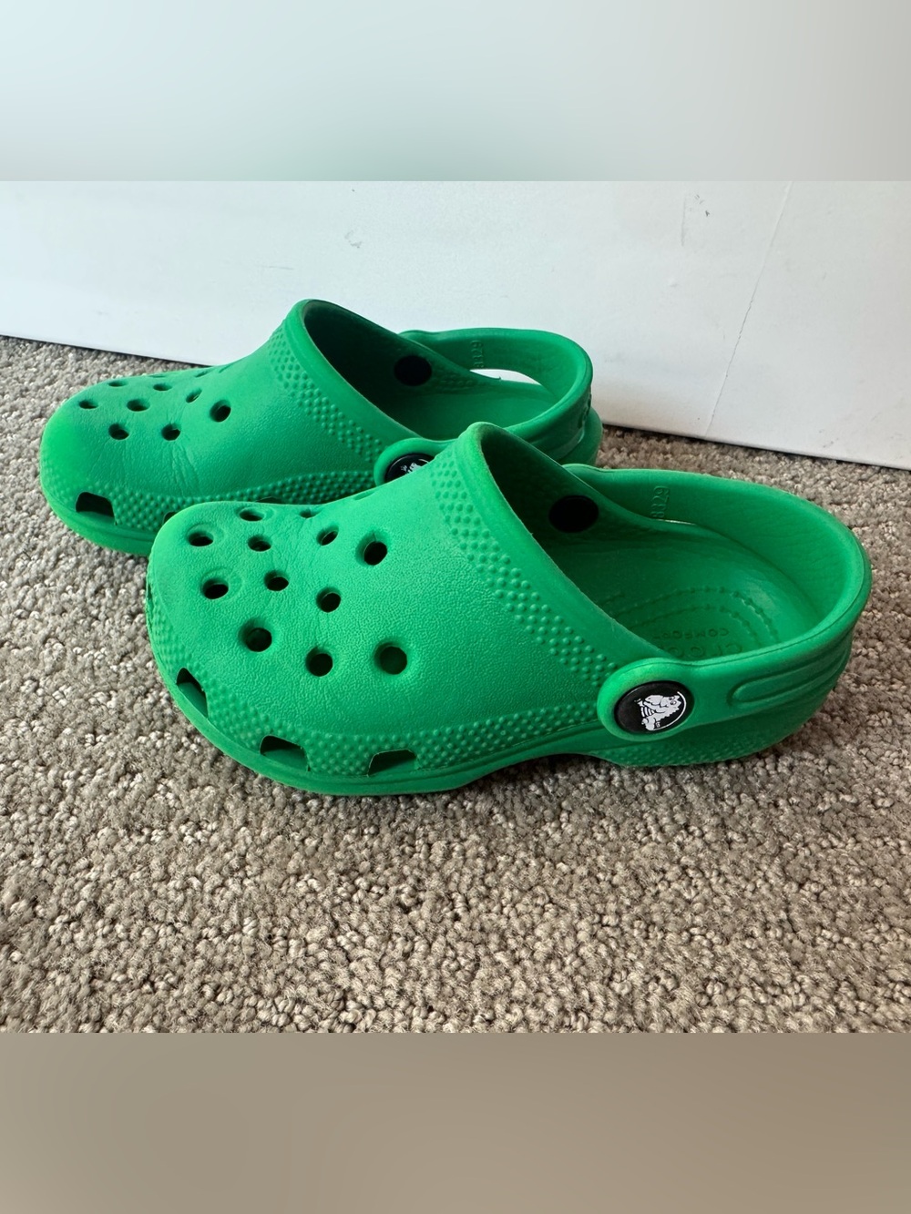 Crocs Classic Clogs Green Youth Size 9 Kids Good Condition